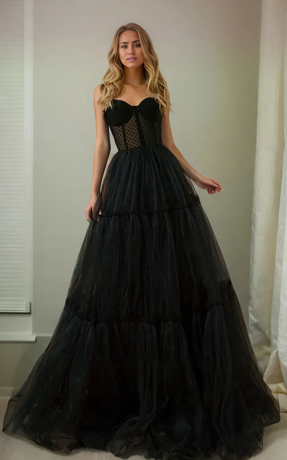Vestido de novia de tul con cola larga, corte A, escote corazón, espalda de corsé espagueti, fruncido sencillo